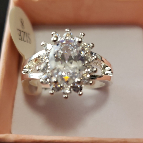 Engagement ring - Picture 3 of 5